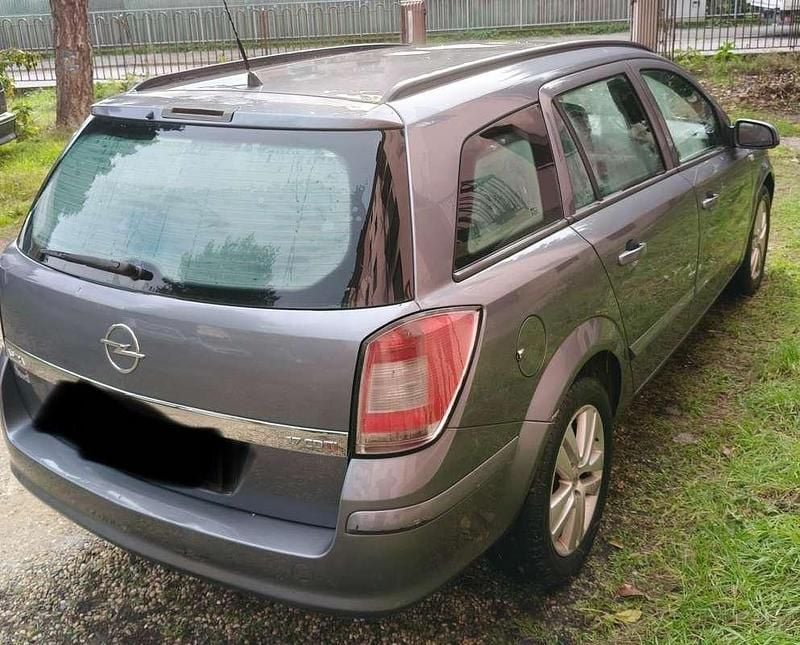 Grigio Usata 2007 Opel Astra Cosmo Station wagon | 1100 € (Ottimo prezzo) - Immagine 1/4