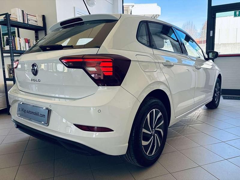 Usata VW Polo Life 80 CV (58 kW) 2023 Bianco Utilitaria