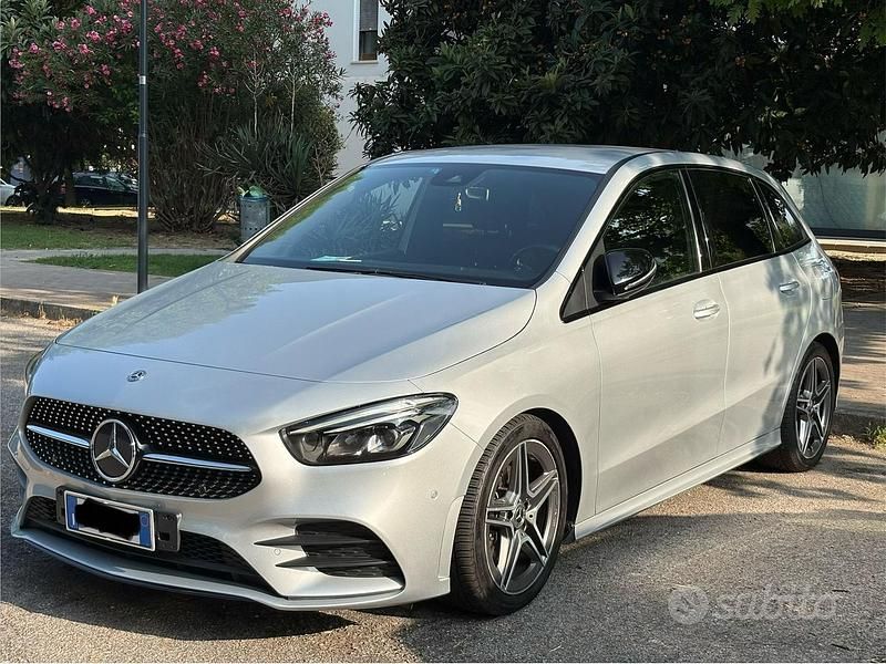 Grigio Usata 2019 Mercedes B180 Premium Monovolume | 19.490 € - Immagine 1/4