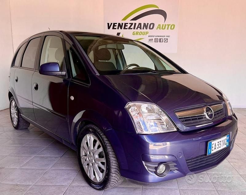 Usata Opel Meriva Cosmo 101 CV (74 kW) 2010 Grigio Monovolume