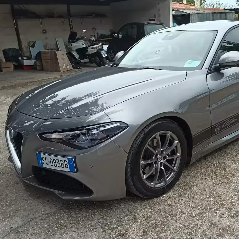 Usata Alfa Romeo Giulia 180 CV (132 kW) 2016 Grigio Berlina