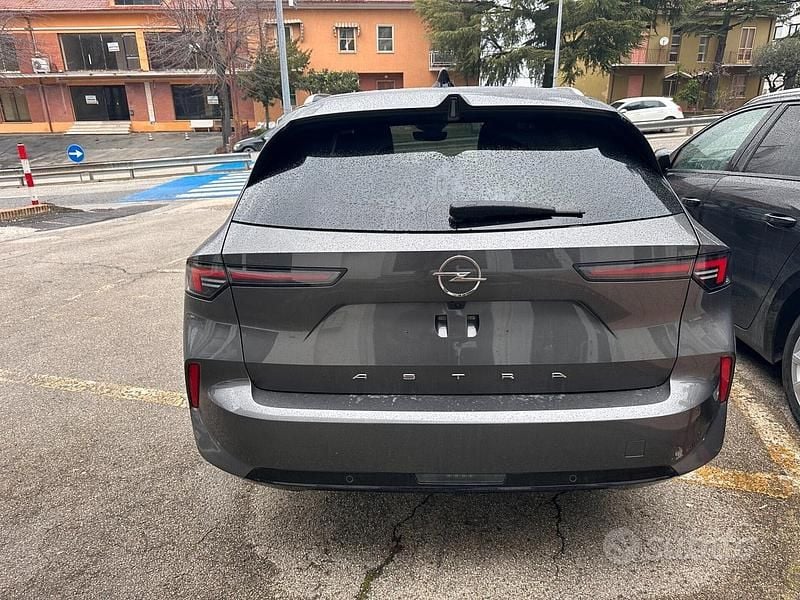 Usata Opel Astra Edition 130 CV (95 kW) 2024 Grigio Station wagon