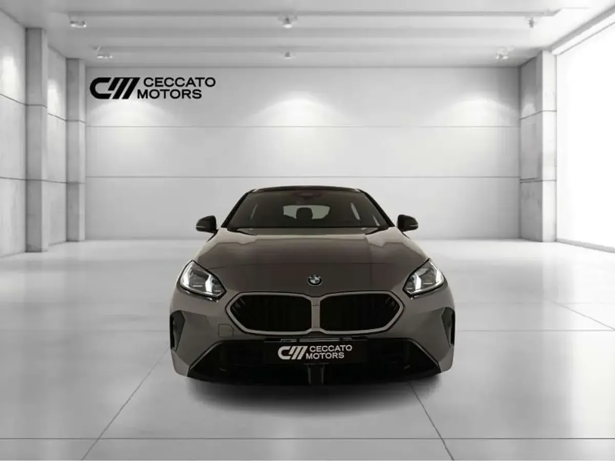 Usata BMW 118 M Sport 150 CV (110 kW) 2025 Skyscraper grey metallic Utilitaria