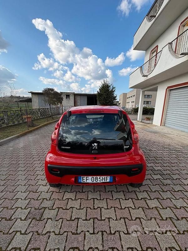 Usata Peugeot 107 Allure 68 CV (50 kW) 2010 Utilitaria