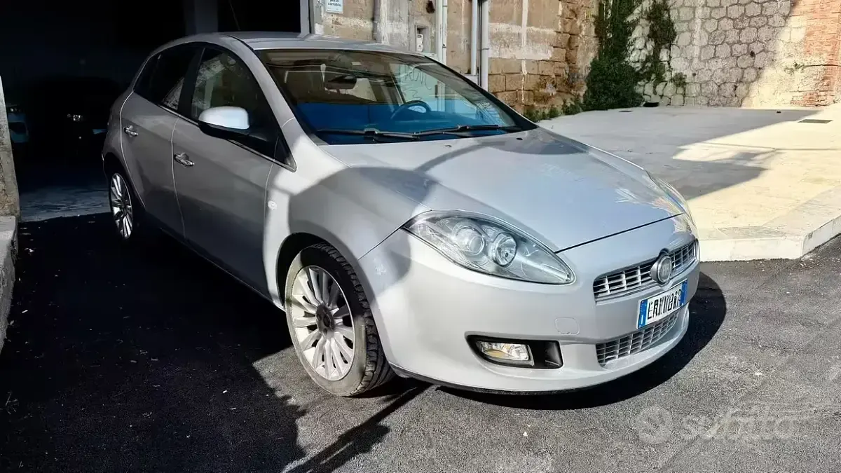 Usata Fiat Bravo 120 CV (88 kW) 2012 Grigio Utilitaria