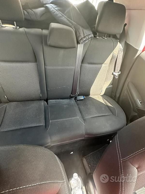 Usata Peugeot 208 110 CV (80 kW) 2016 Rosso Utilitaria