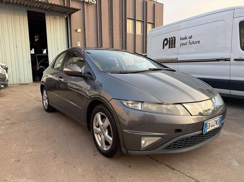 Usata Honda Civic Elegance 99 CV (72 kW) 2010 Grigio Berlina