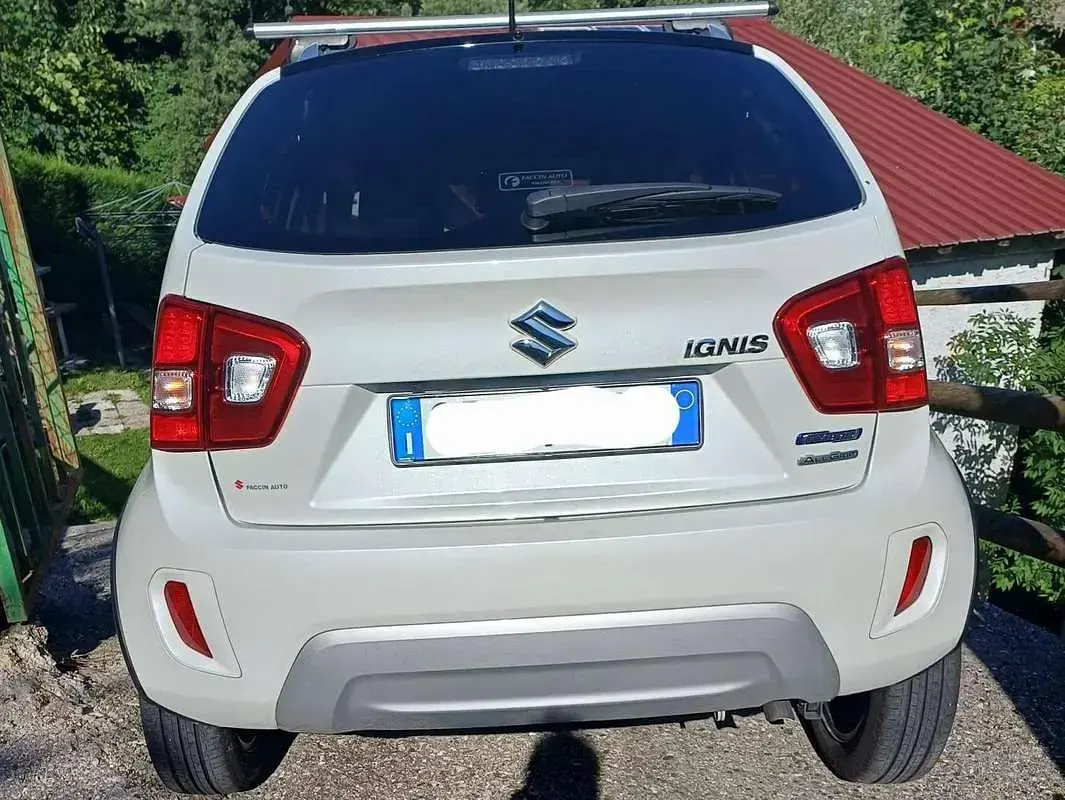 Usata Suzuki Ignis 83 CV (61 kW) 2023 Bianco SUV