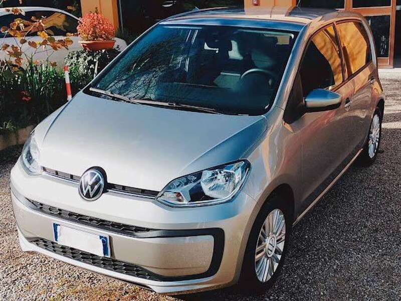 Grigio Usata 2022 VW up! Move Due volumi | 14.000 € (Cara) - Immagine 1/4