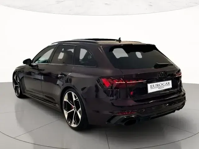 Usata Audi RS4 Ambiente 450 CV (330 kW) 2024 Q0 verniciature personalizzate Station wagon