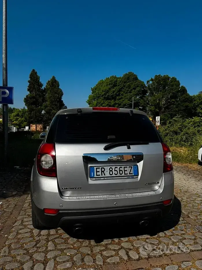 Usata Chevrolet Captiva 184 CV (135 kW) 2013 Grigio SUV