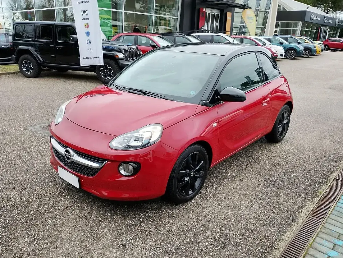 Usata Opel Adam Glam 87 CV (63 kW) 2016 Utilitaria