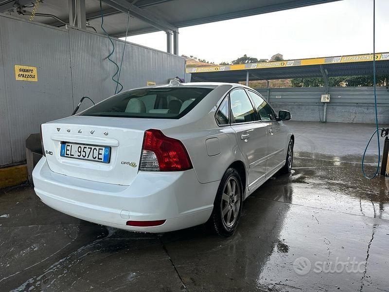 Usata Volvo S40 115 CV (84 kW) 2012 Bianco Berlina