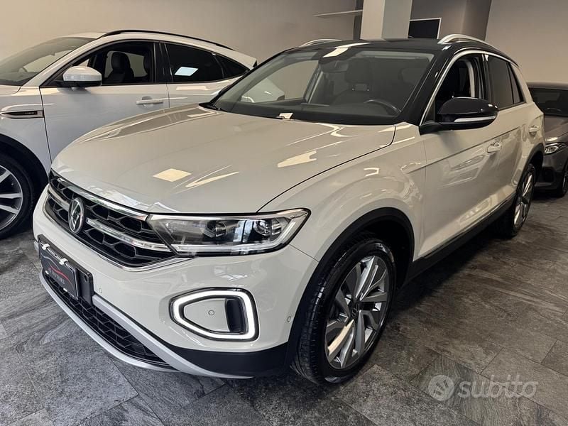 Usata VW T-Roc R-line 116 CV (85 kW) 2022 Beige SUV