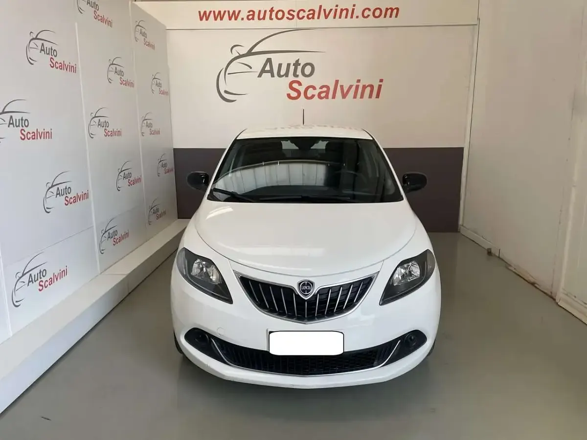 Usata Lancia Ypsilon Silver 69 CV (50 kW) 2022 Bianco Utilitaria