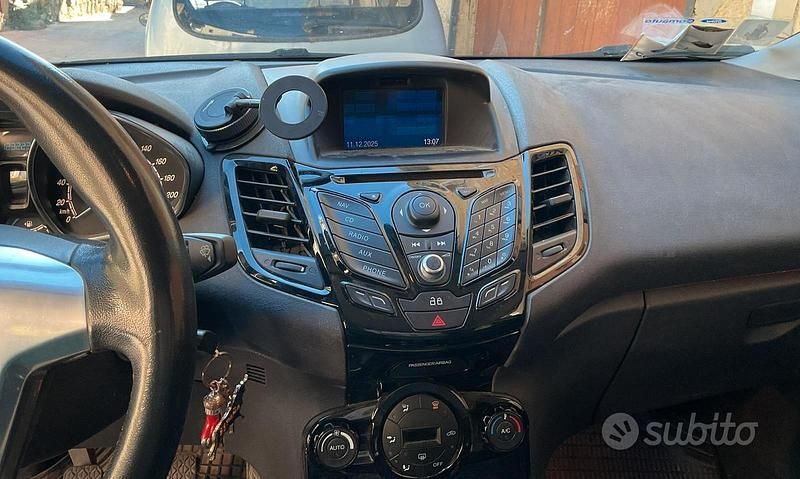 Usata Ford Fiesta 75 CV (55 kW) 2014 Berlina