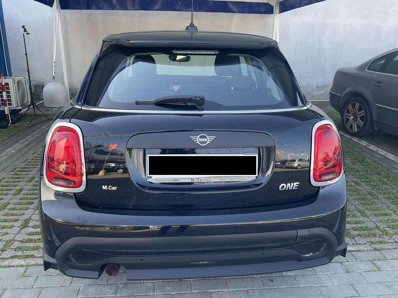 Usata Mini ONE Essential 102 CV (75 kW) 2022 Nero Utilitaria