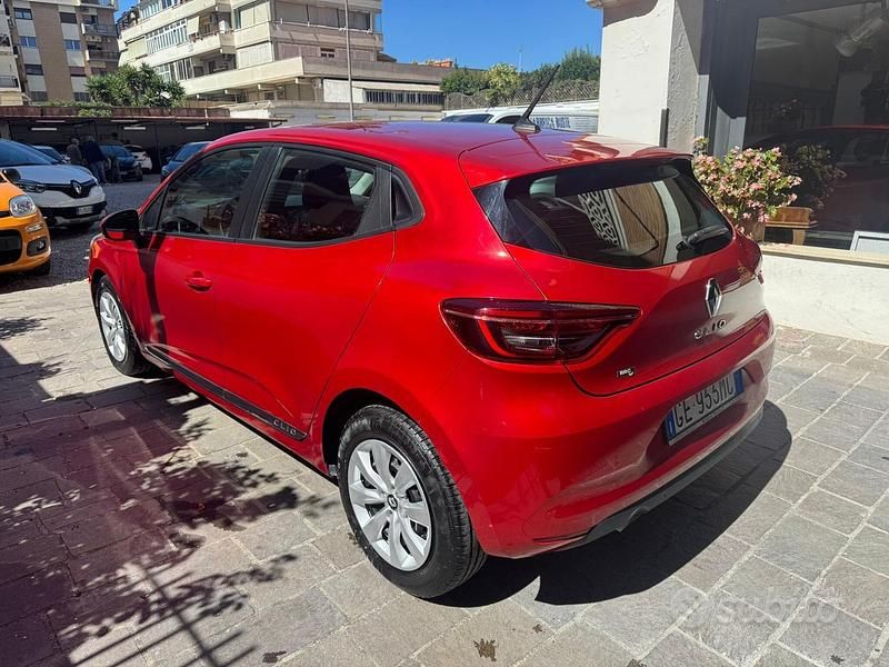 Usata Renault Clio V Intens 101 CV (74 kW) 2021 Rosso Utilitaria