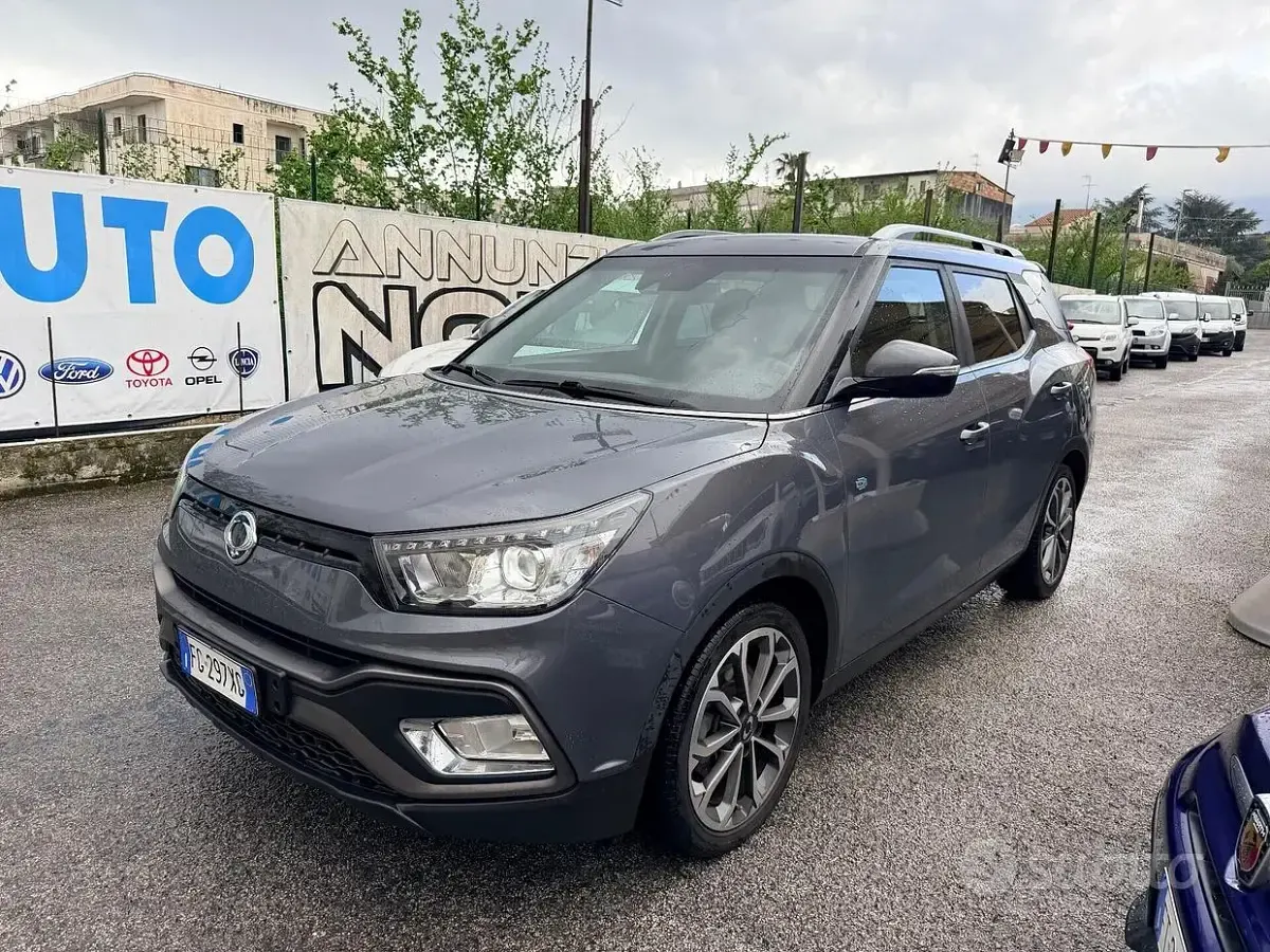 Begagnad SsangYong XLV 115 HK (84 kW) 2017 Grå SUV