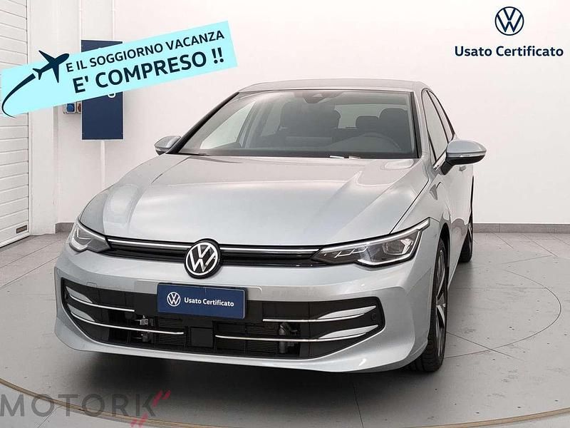 Argento Nuova 2025 VW Golf VIII Style Tre volumi | 35.900 € (Buon prezzo) - Immagine 1/3