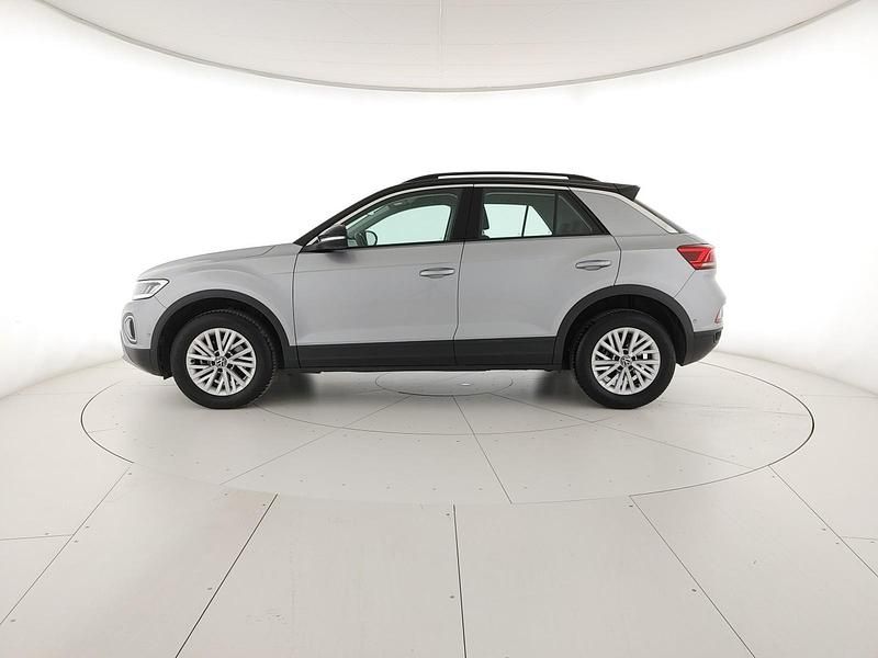 Usata VW T-Roc Life 116 CV (85 kW) 2025 Pyrit silver metallizzato nero SUV