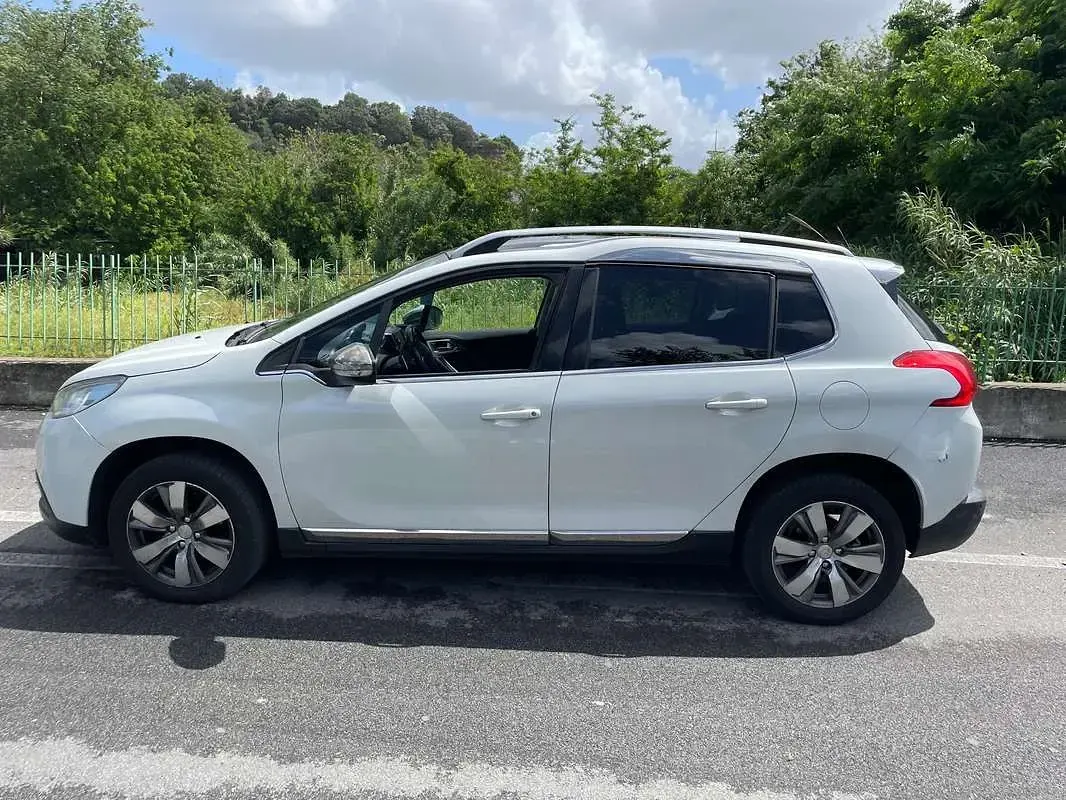Usata Peugeot 2008 Active 92 CV (67 kW) 2013 Bianco SUV