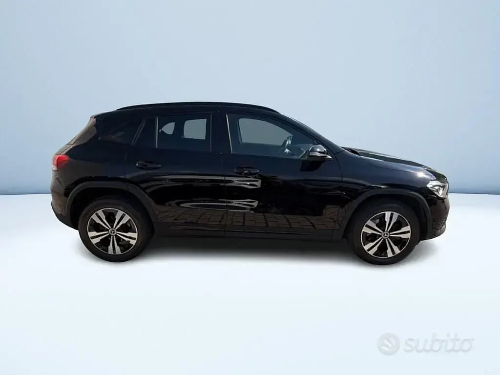Usata Mercedes GLA180 116 CV (85 kW) 2023 Nero SUV