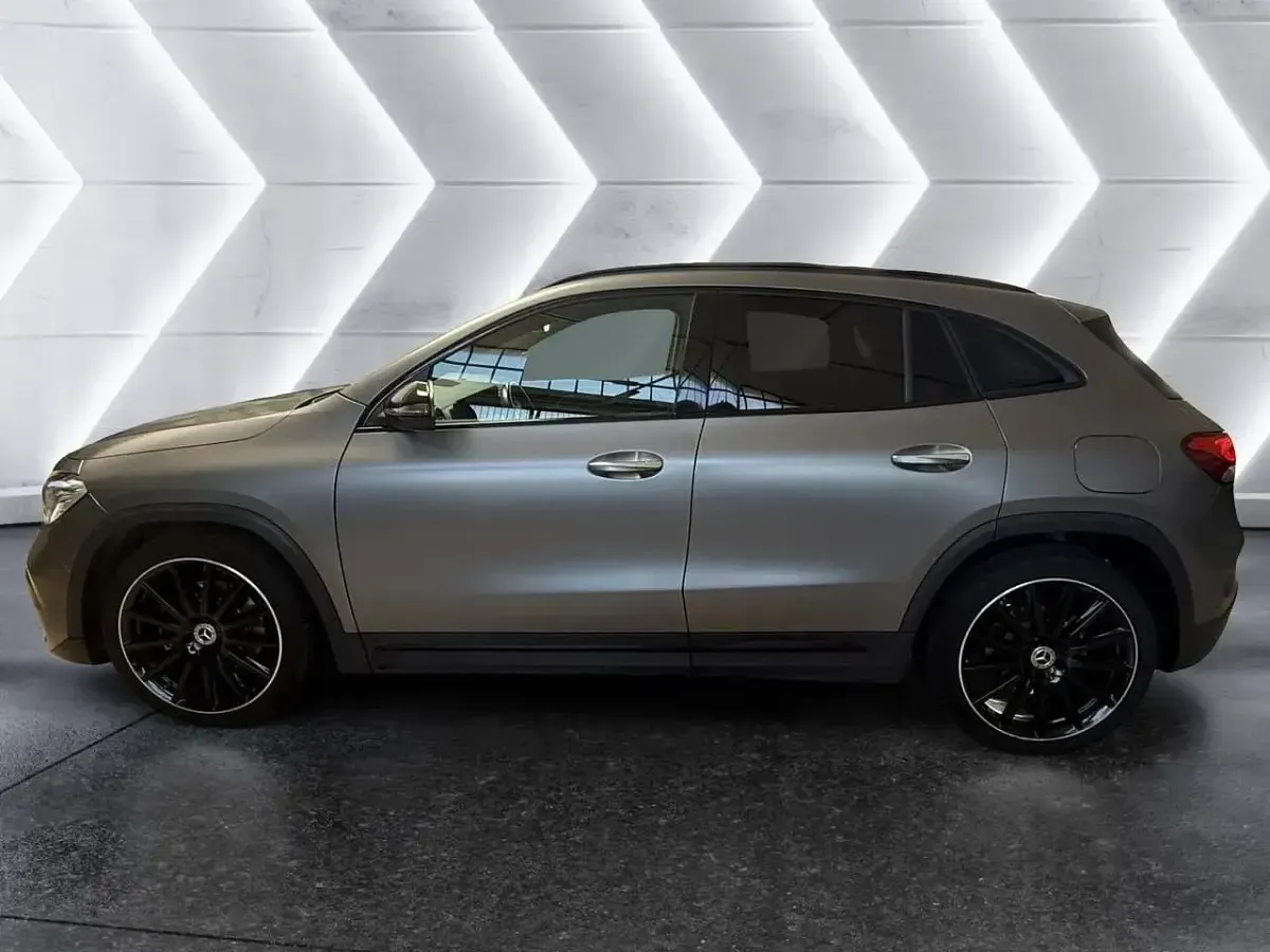 Usata Mercedes GLA200 Premium 150 CV (110 kW) 2022 Grigio SUV