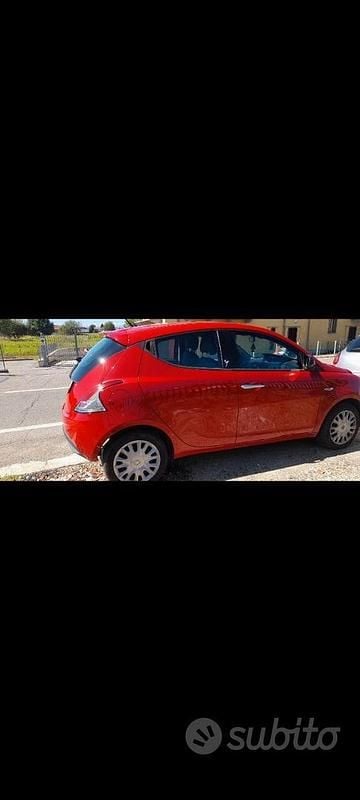 Rosso Usata 2015 Lancia Ypsilon S Due volumi | 4990 € (Super prezzo) - Immagine 1/4