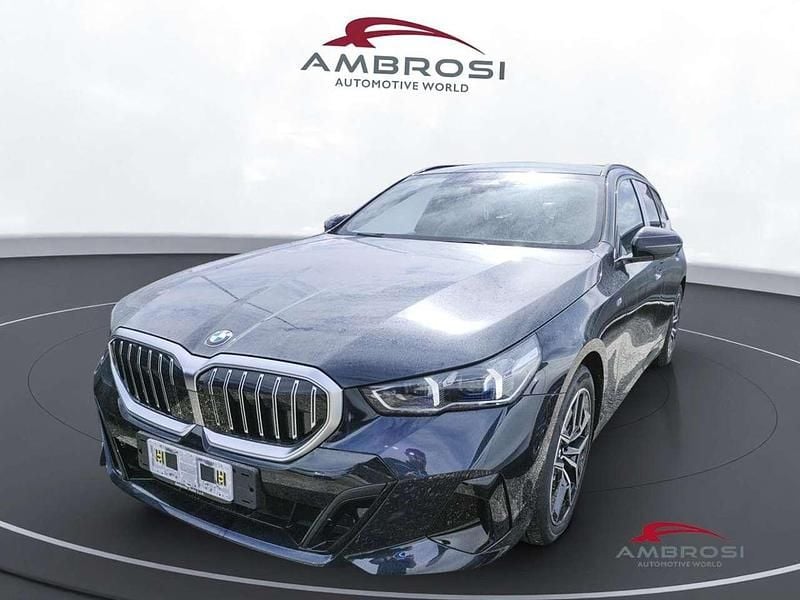 Carbon black metallizzato Nuova 2025 BMW 520 M Sport Station wagon | 67.600 € (Cara) - Immagine 1/4