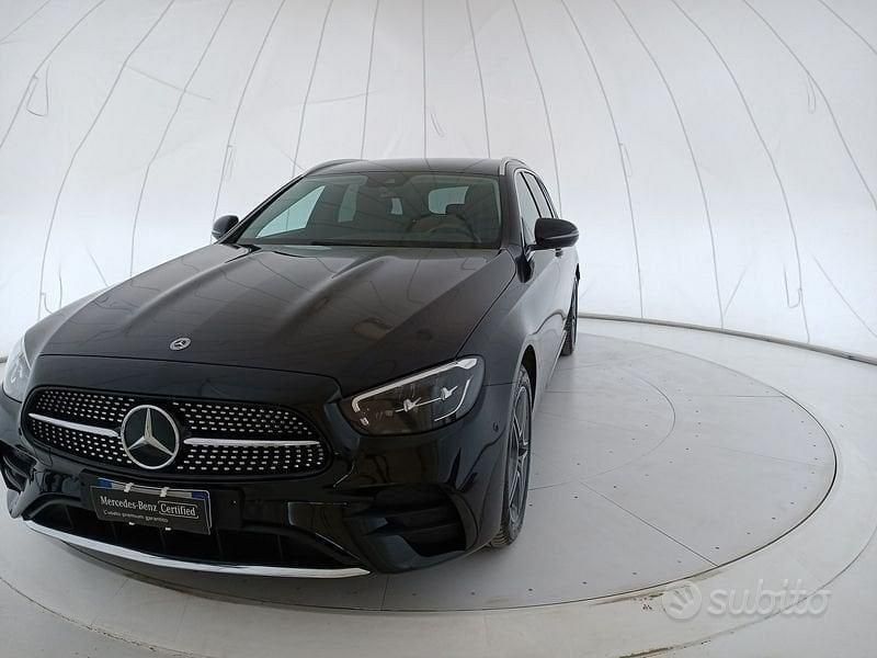 Nero Usata 2024 Mercedes 300 Premium Station wagon | 52.900 € (Cara) - Immagine 1/4