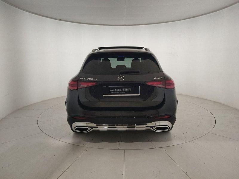Usata Mercedes GLC300 Advanced 197 CV (144 kW) 2024 Grigio scuro SUV