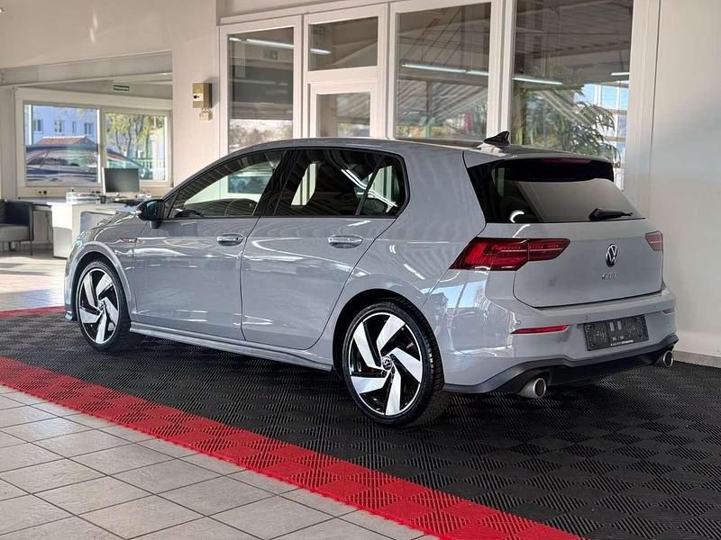 Usata VW Golf VIII GTI 245 CV (180 kW) 2024 Grigio Berlina