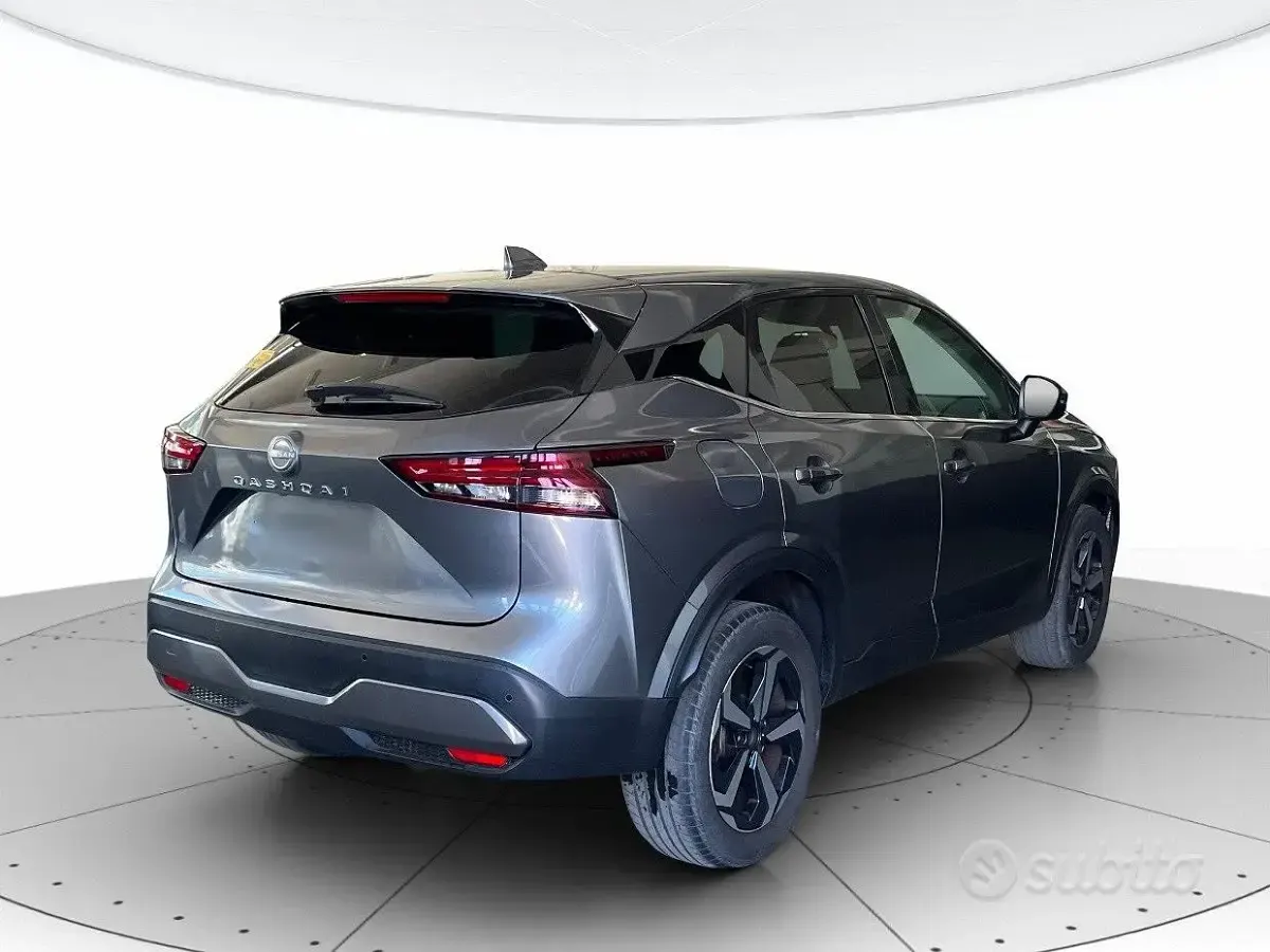 Usata Nissan Qashqai N-Connecta 140 CV (102 kW) 2024 Grigio SUV