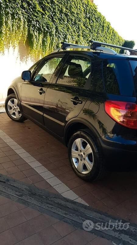 Begagnad Fiat Sedici 2007 Svart SUV