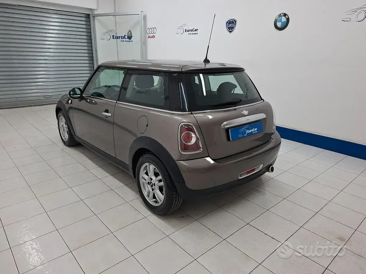 Usata Mini One D 90 CV (66 kW) 2012 Marrone Utilitaria