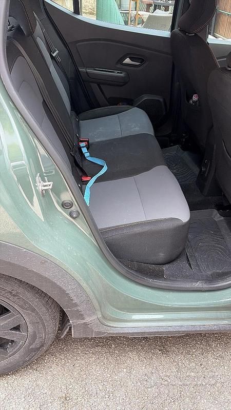 Gebraucht Dacia Sandero 110 PS (80 kW) 2024 Grün Limousine