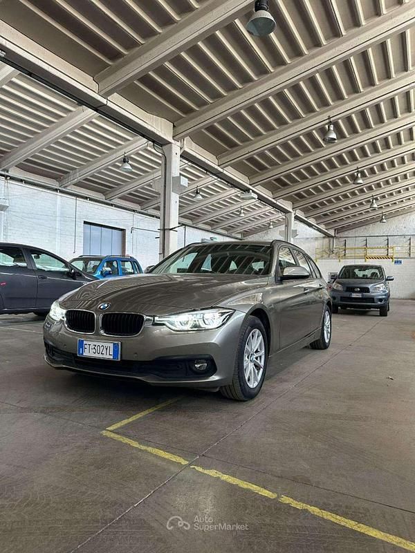 Antracite metallizzato Usata 2019 BMW 318 Advantage Station wagon | 13.700 € (Super prezzo) - Immagine 1/4