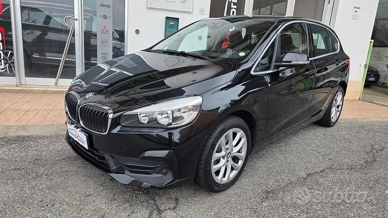 Usata BMW 218 Luxury Line 149 CV (109 kW) 2019 Nero Station wagon