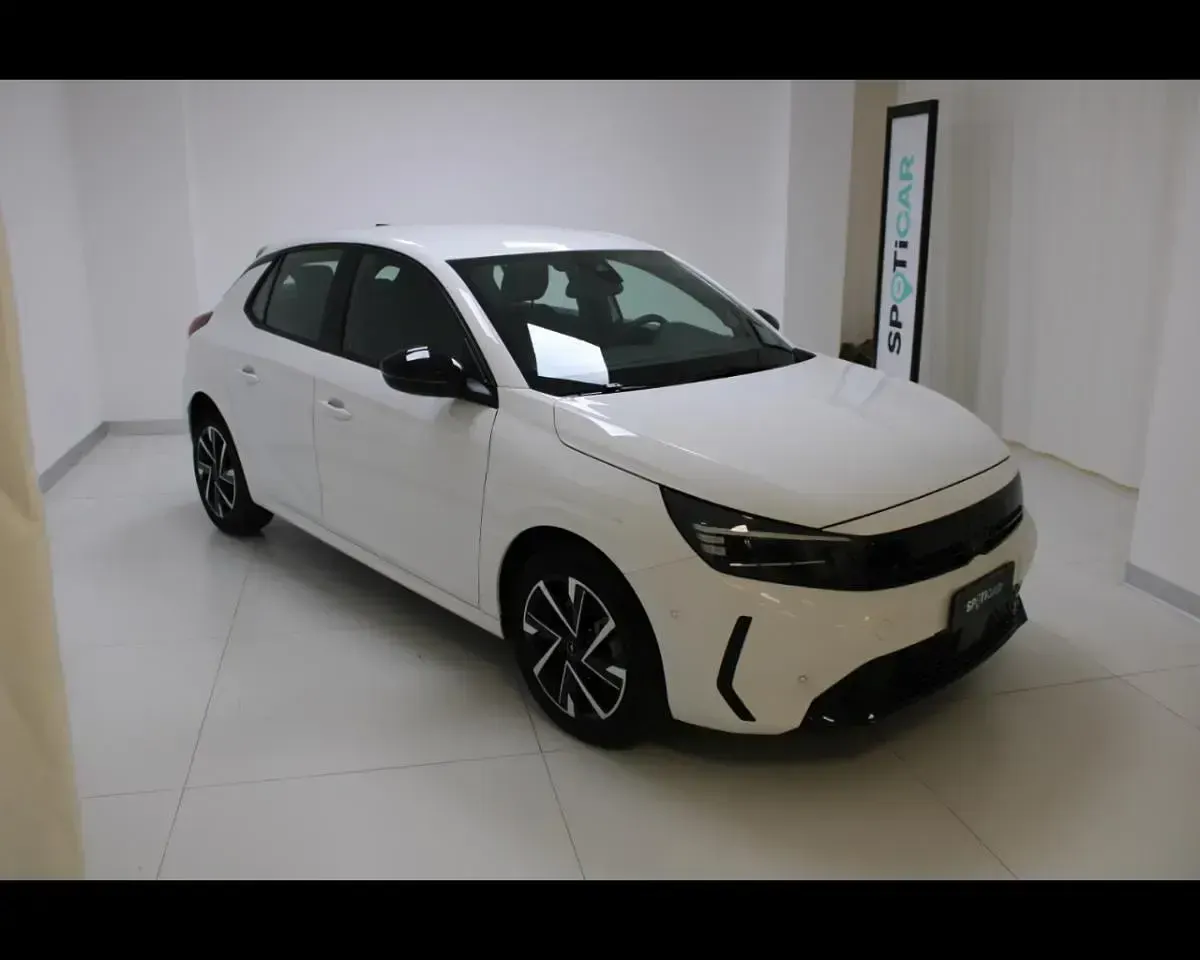 Usata Opel Corsa 101 CV (74 kW) 2025 Argento Utilitaria