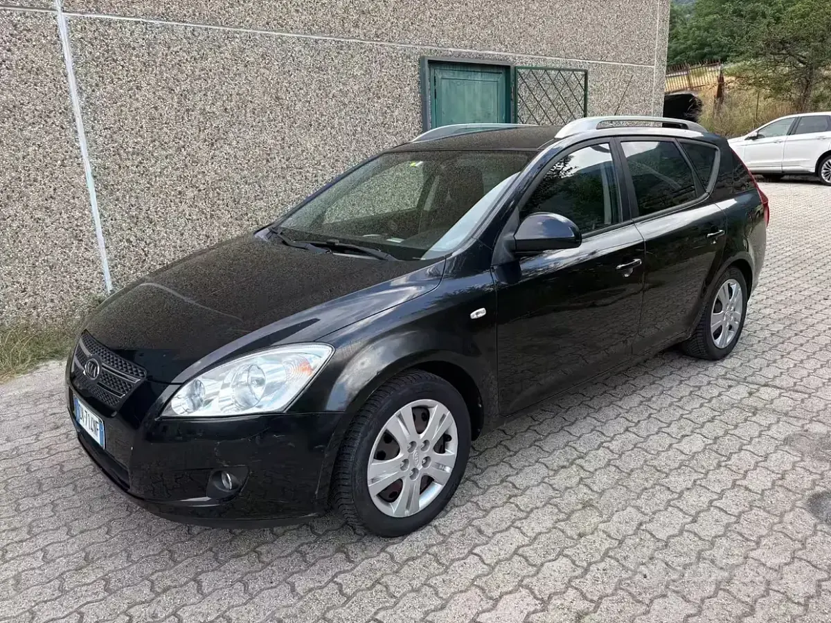 Usata Kia Ceed 126 CV (92 kW) 2009 Nero Utilitaria