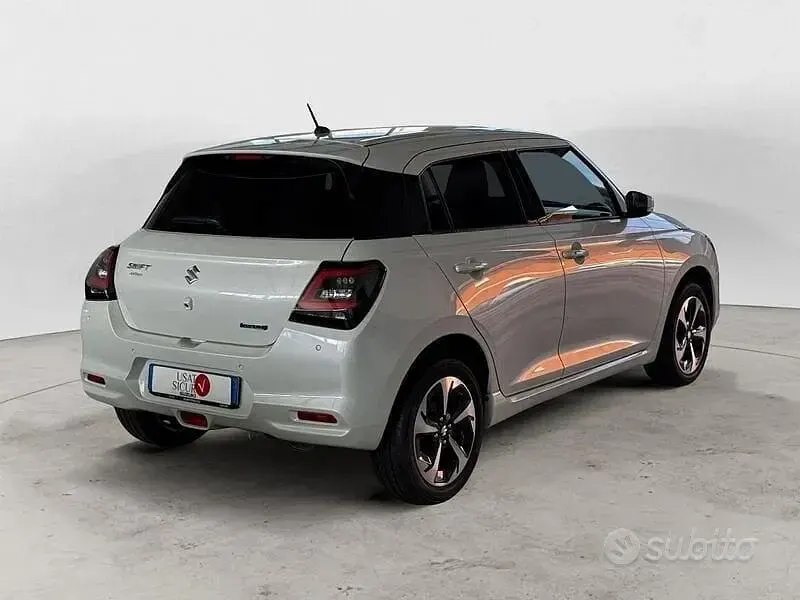 Nuova Suzuki Swift 2025 Bianco Utilitaria