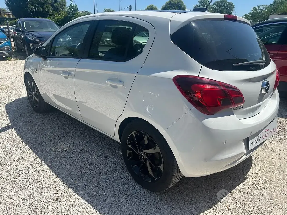 Usata Opel Corsa 90 CV (66 kW) 2019 Bianco Utilitaria