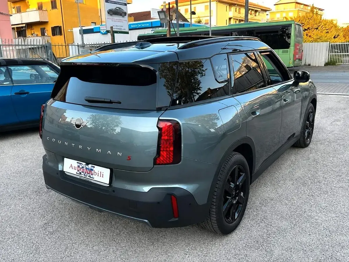 Usata Mini Countryman 203 CV (149 kW) 2024 Verde SUV