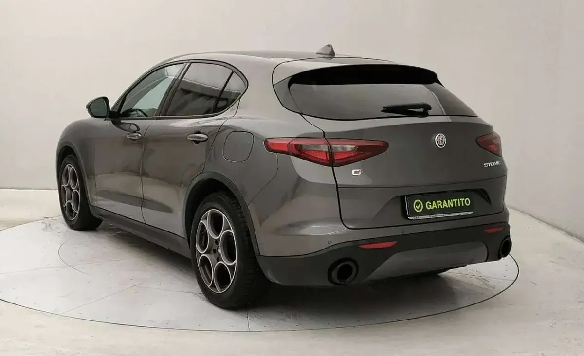 Usata Alfa Romeo Stelvio Sprint 190 CV (139 kW) 2022 Grigio SUV
