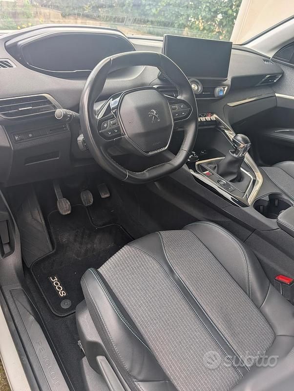 Usata Peugeot 3008 Allure 131 CV (96 kW) 2021 Bianco SUV