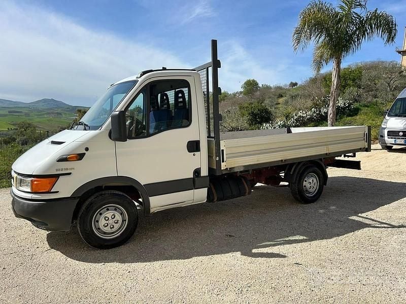 Usata Iveco Daily 96 CV (70 kW) 2005 Bianco
