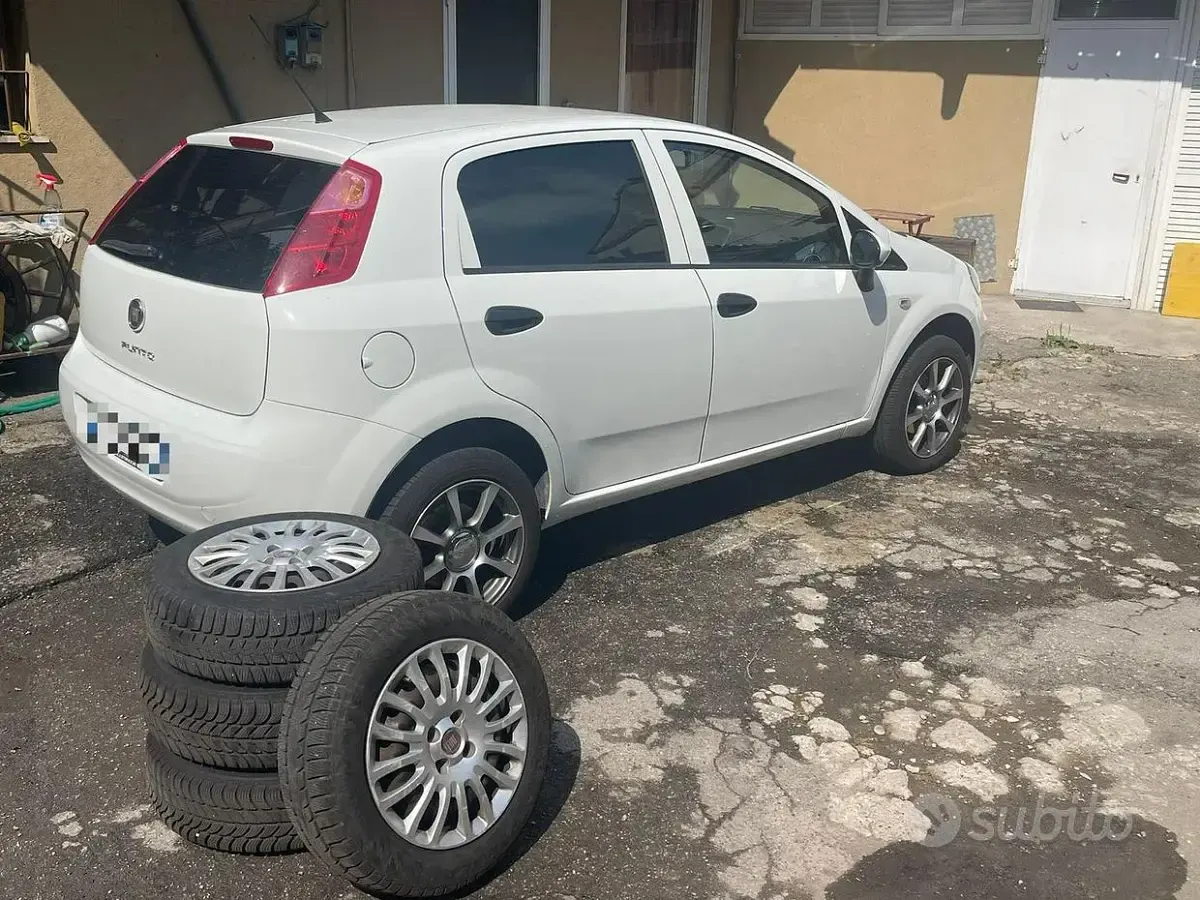 Usata Fiat Punto 77 CV (56 kW) 2016 Bianco Utilitaria