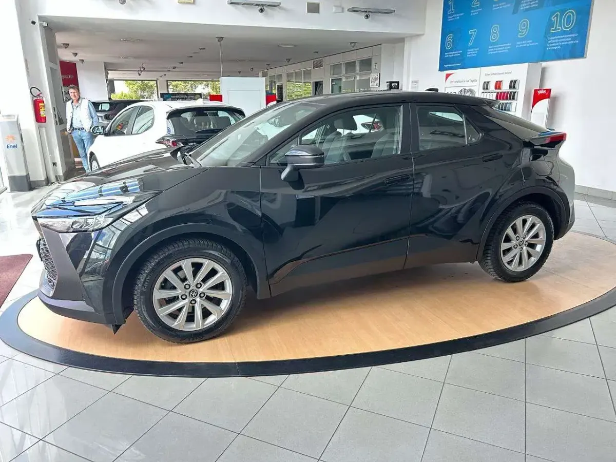 Occasion Toyota C-HR Active 98 ch (72 kW) 2024 Noir SUV