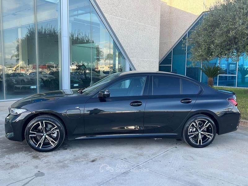 Nuova BMW 330e M Sport 184 CV (135 kW) 2025 Nero Berlina